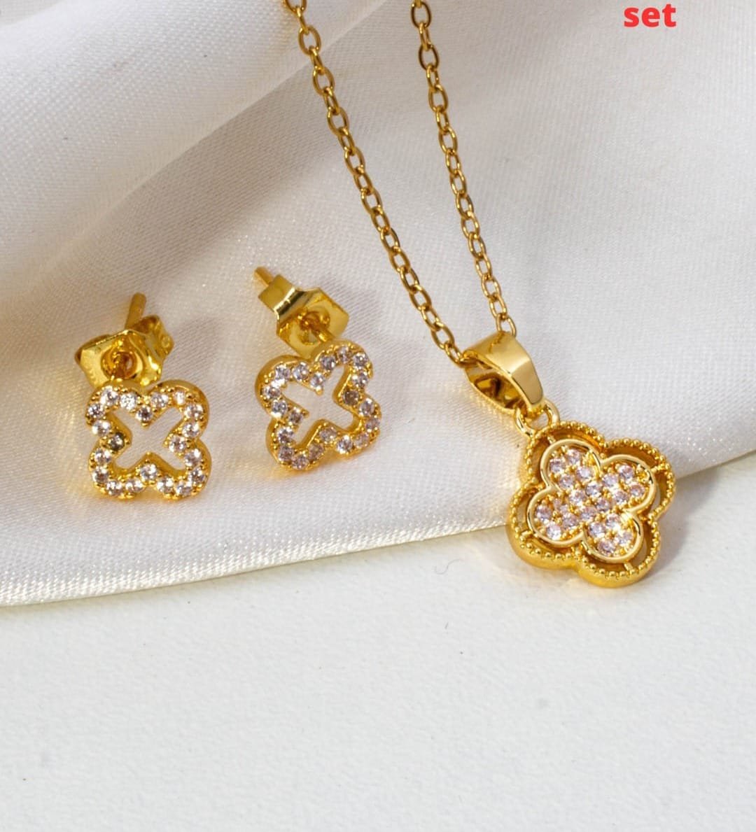 SET DE CADENITA+ARITOS DE ACERO
