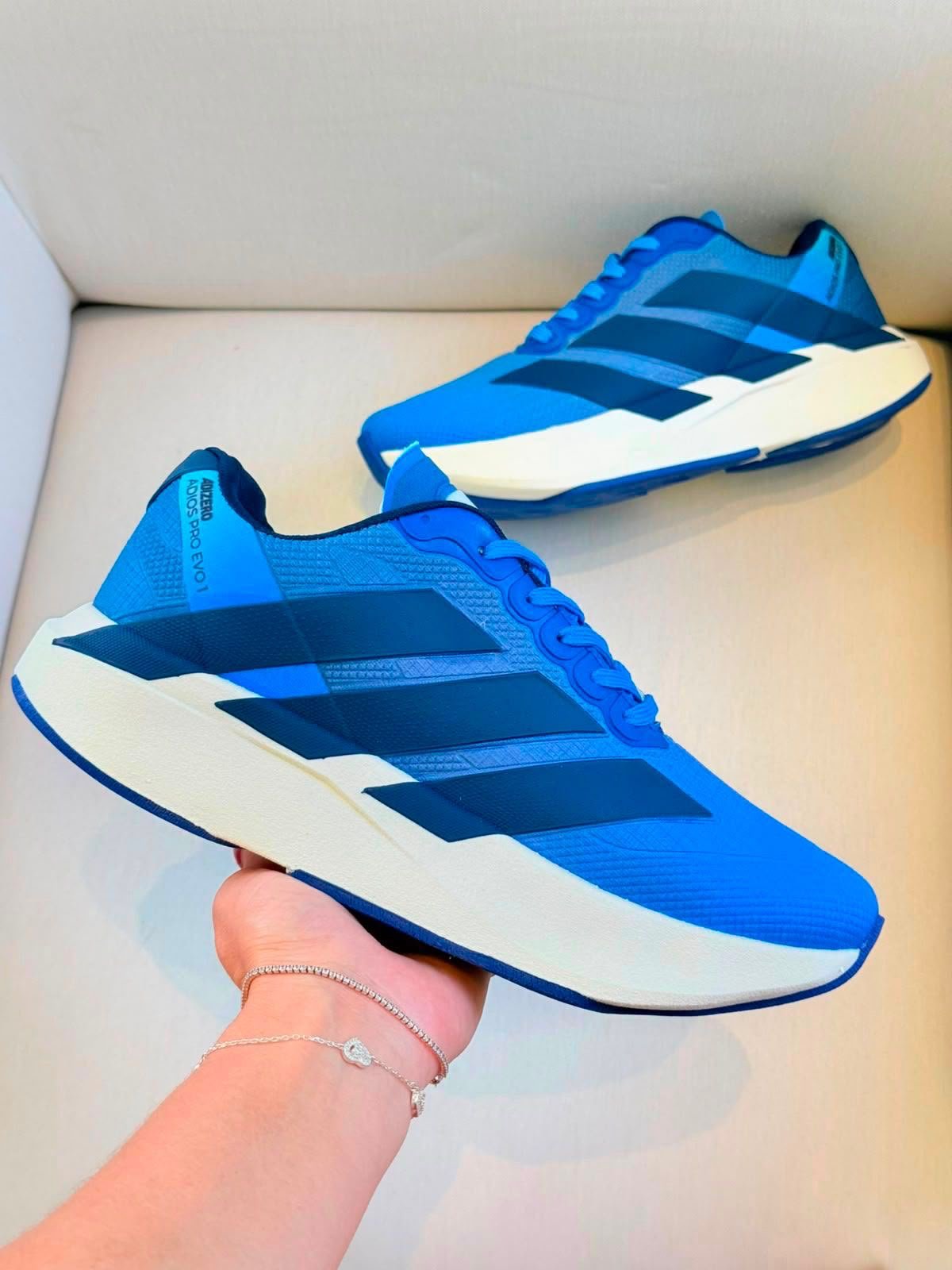 ZAPATILLA ADIDAS ADIZERO LINEA PREMIUM