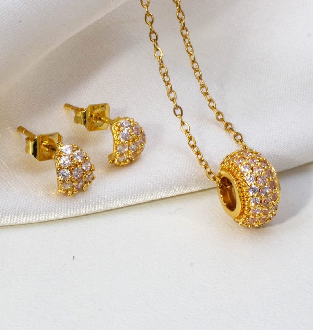 SET DE CADENITA+ARITOS DE ACERO