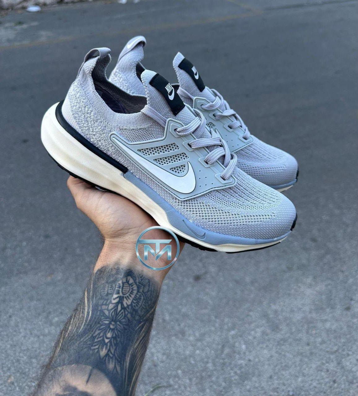 ZAPATILLAS NIKE ZOOMLINEA PREMIUM